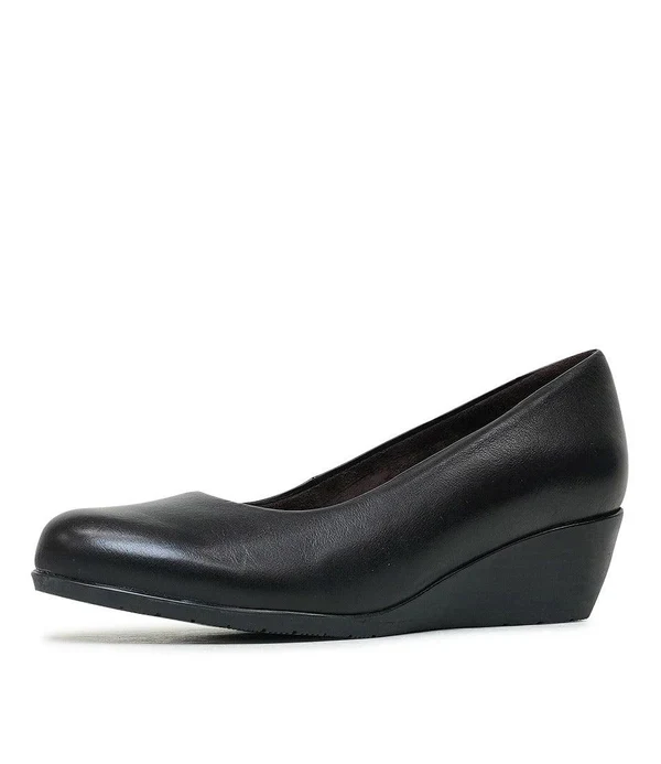 Zeta Sofia Black Wedge Pump - Image 4